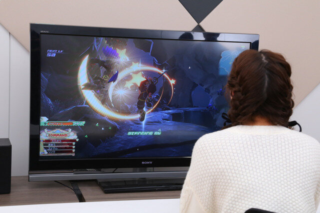 『キングダムハーツIII』をプレイする伊波杏樹さん