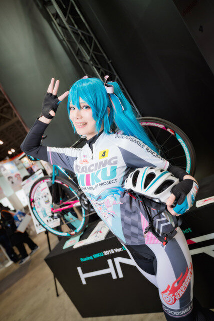 【コスプレ】「ワンフェス2019冬」初音ミクに扮したコンパニオンさんに注目！ GSRコーナー【写真34枚】