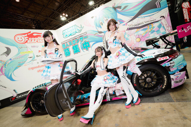 【コスプレ】「ワンフェス2019冬」初音ミクに扮したコンパニオンさんに注目！ GSRコーナー【写真34枚】