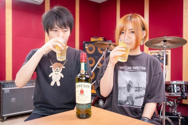 まさかのドラマーデビュー！？プロゲーマーももち＆チョコが大いに音楽プロジェクト「JAMESON HALLOWEEN FES 2」を語る
