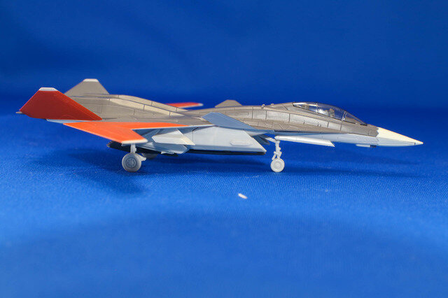 『エースコンバット7』コトブキヤ1/144「X-02S」レビュー…ディテール強化とロール軸追加で展示しやすさも向上！【ゲーム系プラモって実際どう？】