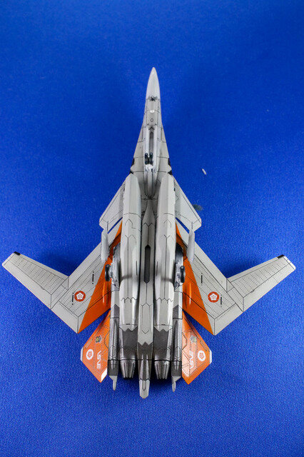 『エースコンバット7』コトブキヤ1/144「X-02S」レビュー…ディテール強化とロール軸追加で展示しやすさも向上！【ゲーム系プラモって実際どう？】