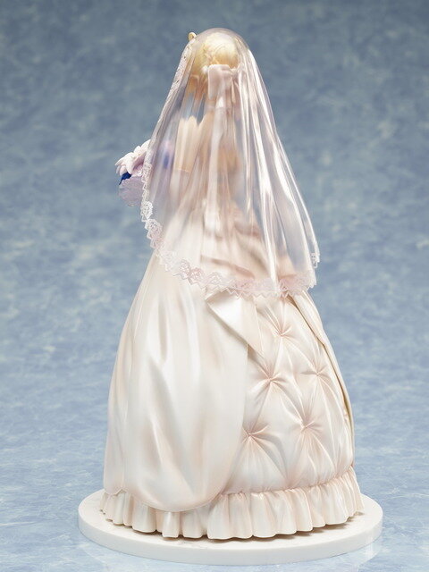 「セイバー ～10th ロイヤルドレスver.～」17,600円（税込）（C）TYPE-MOON